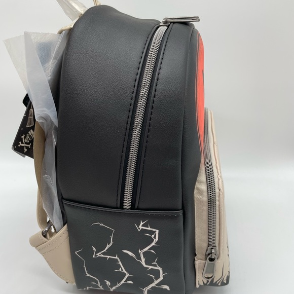 Loungefly Disney Hocus Pocus Binx Black Cat Glow-In-The-Dark Mini Backpack - Picture 4 of 9